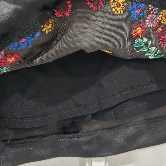 Umgee Island Of Capri Black Velvet Embroidered Floral Colorful Mini Skirt - S - Picture 8 of 10